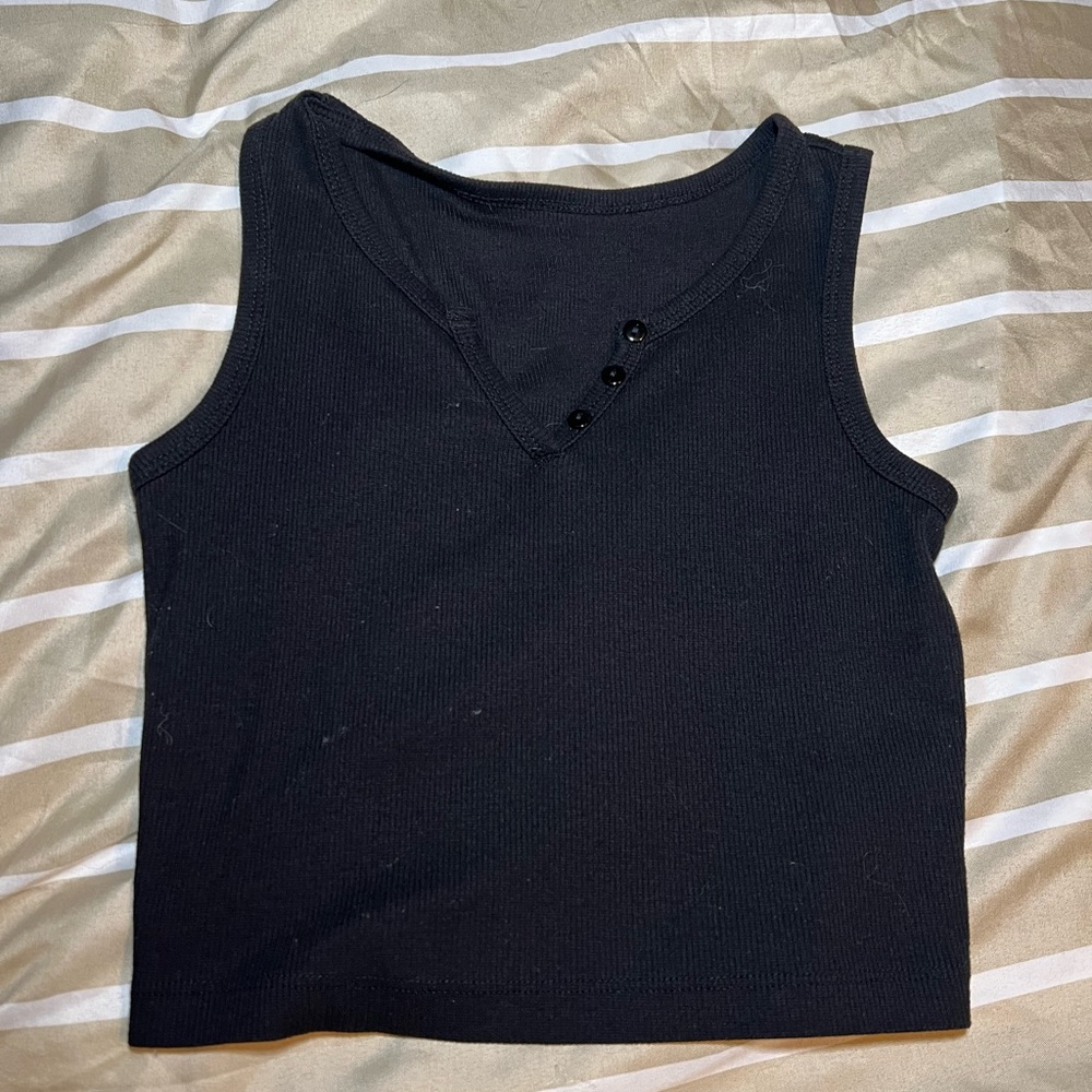 SHEIN Black Ribbed Tank Top with Button Accents